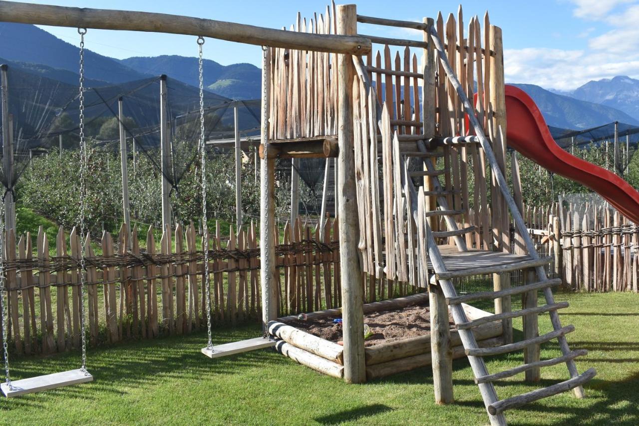 Feldhof Vilpian- Urlaub Auf Dem Bauernhof Apartman Kültér fotó